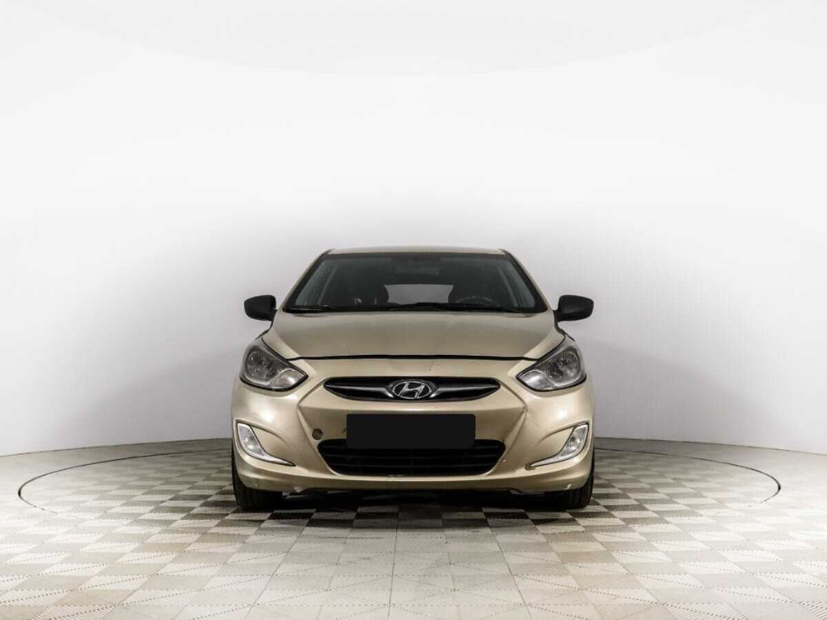 Купить Hyundai Solaris с пробегом. Фото: #1