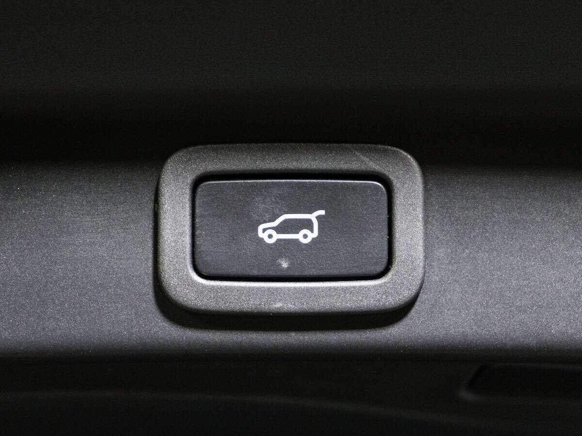 Купить Jaguar F-Pace с пробегом. Фото: #13