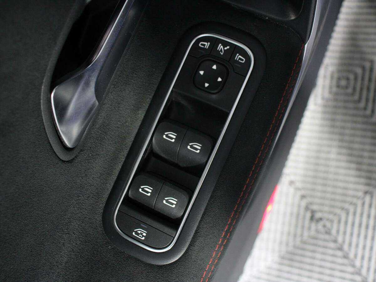 Купить Mercedes-Benz CLA с пробегом. Фото: #11