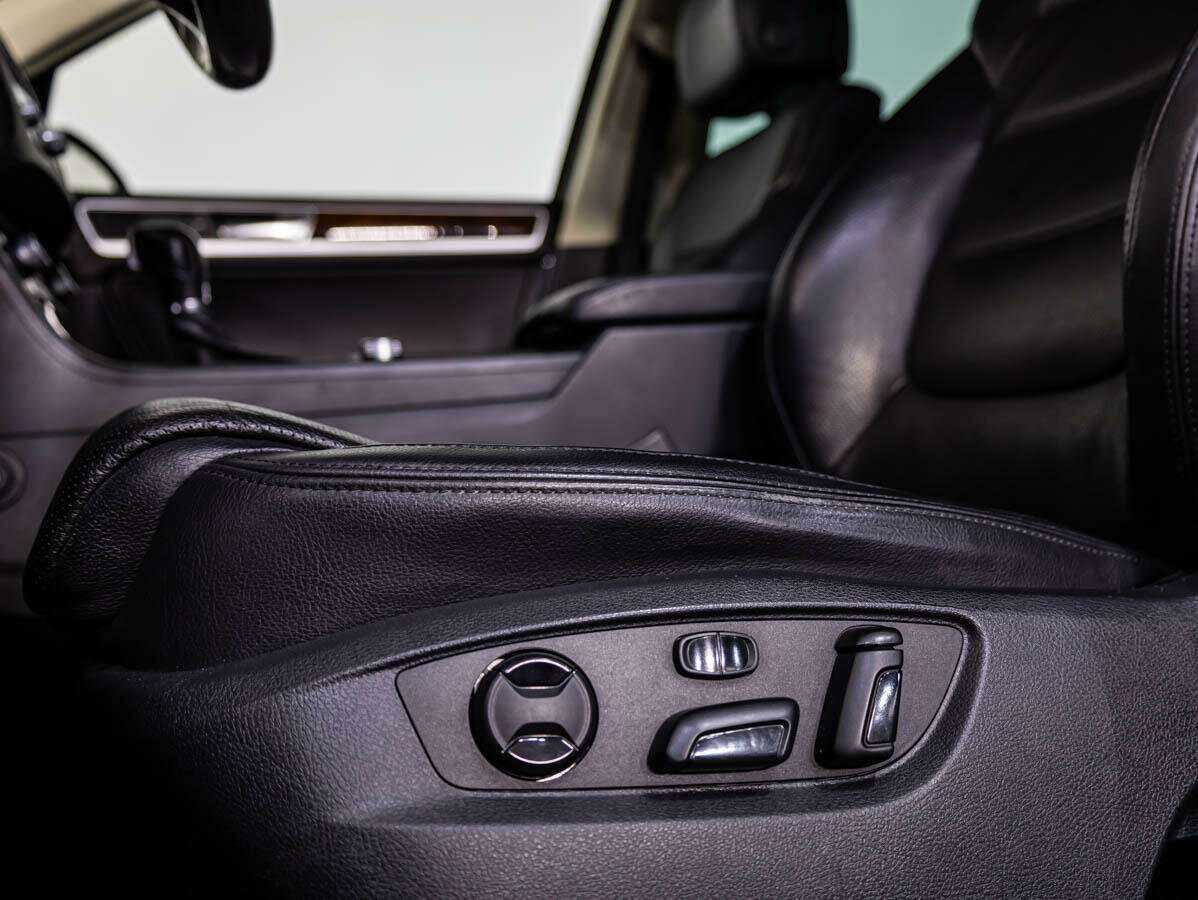 Купить Volkswagen Touareg с пробегом. Фото: #15