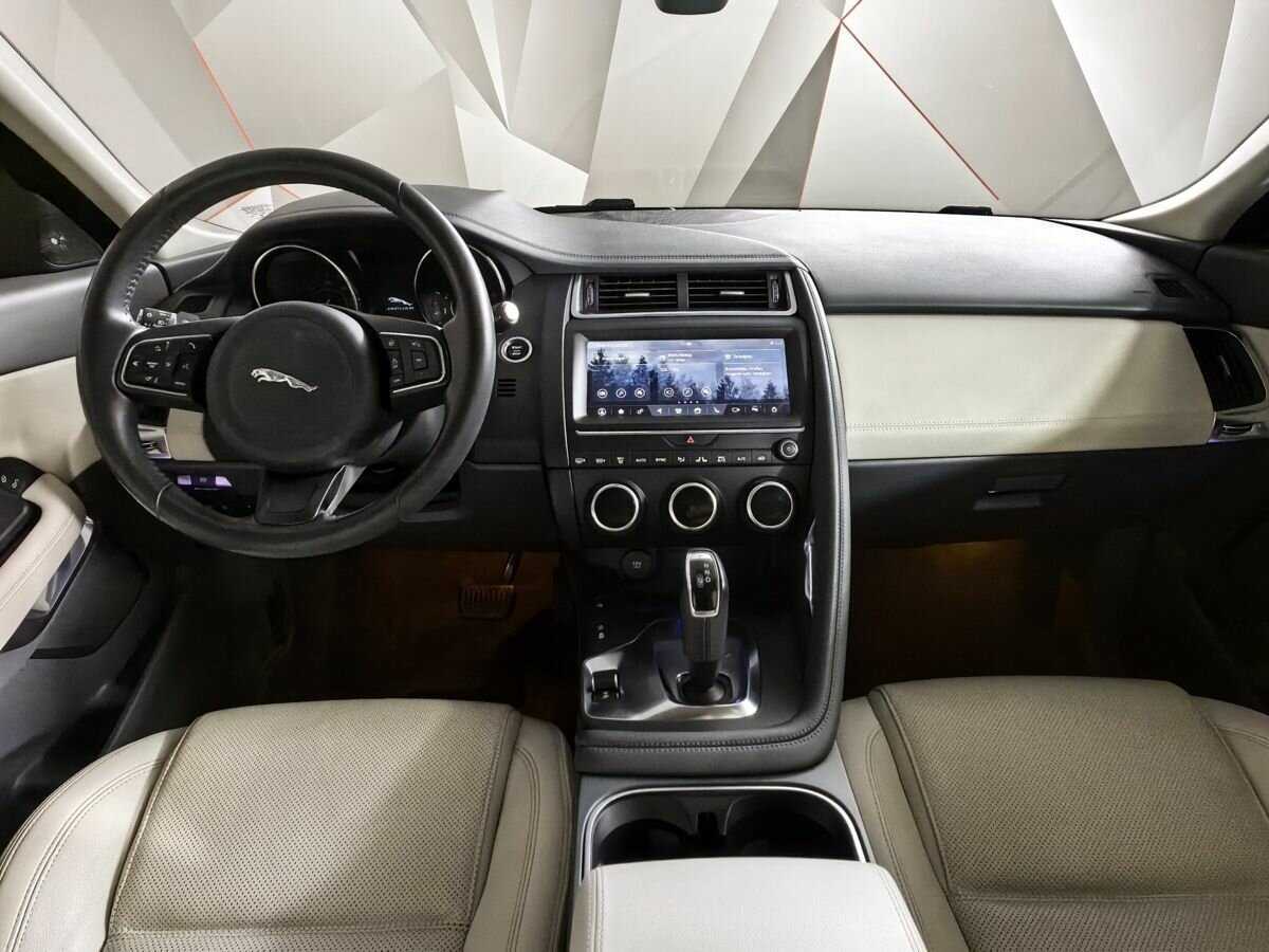 Купить Jaguar E-Pace с пробегом. Фото: #9