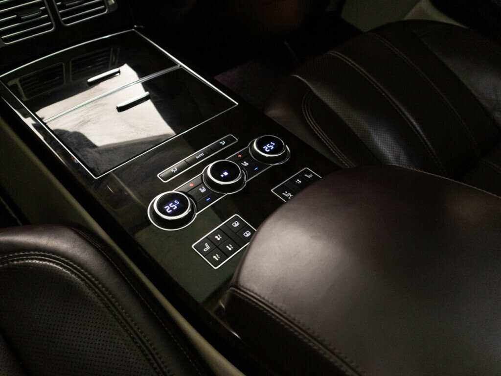 Купить Land Rover Range Rover с пробегом. Фото: #28
