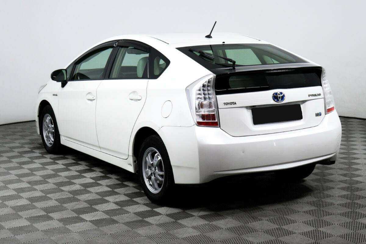 Купить Toyota Prius с пробегом. Фото: #6