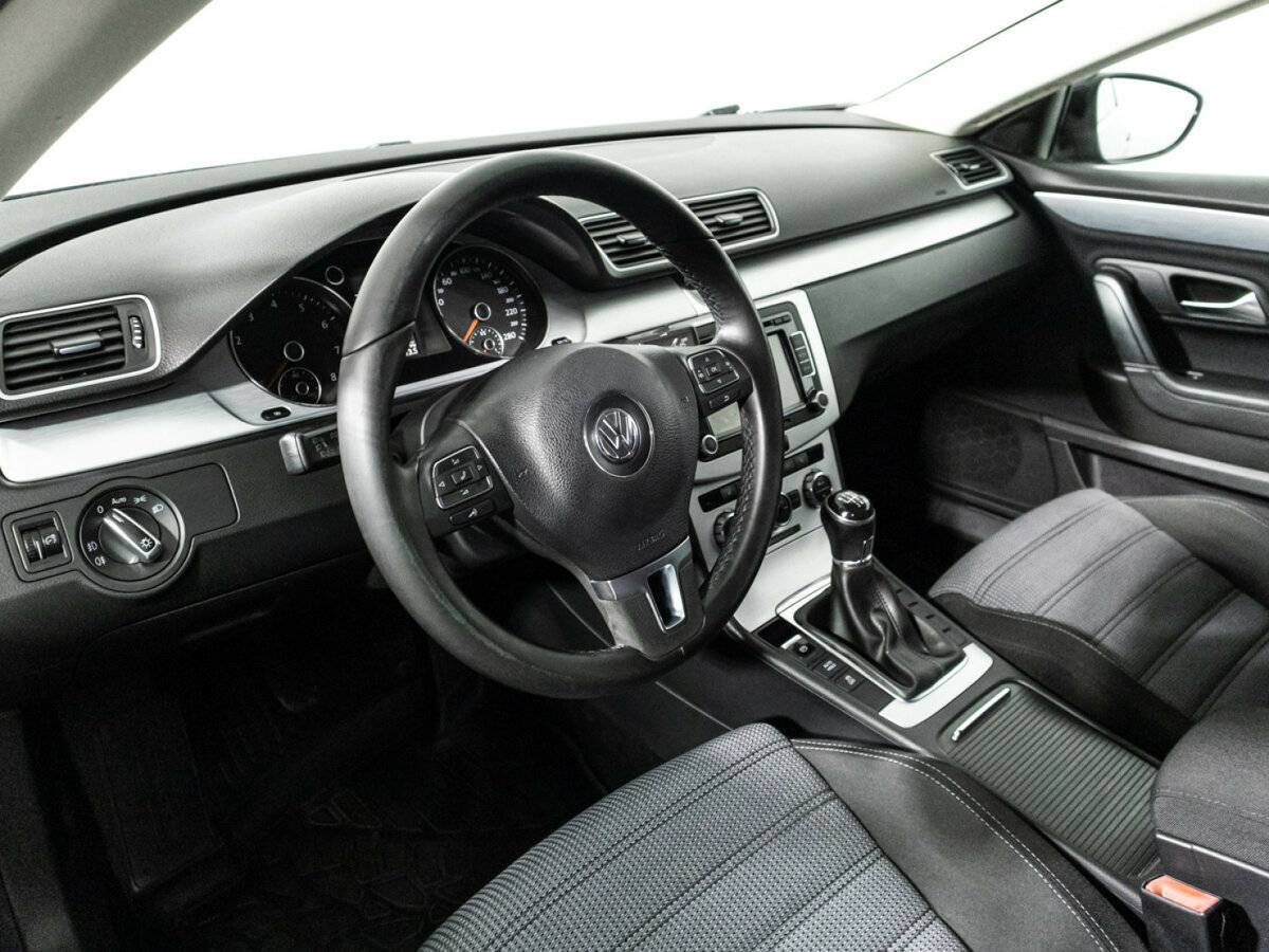 Купить Volkswagen Passat CC с пробегом. Фото: #10