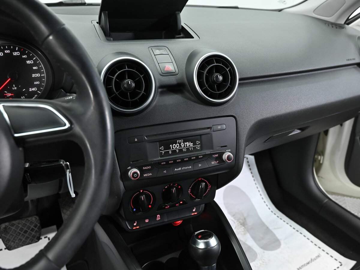 Купить Audi A1 с пробегом. Фото: #8