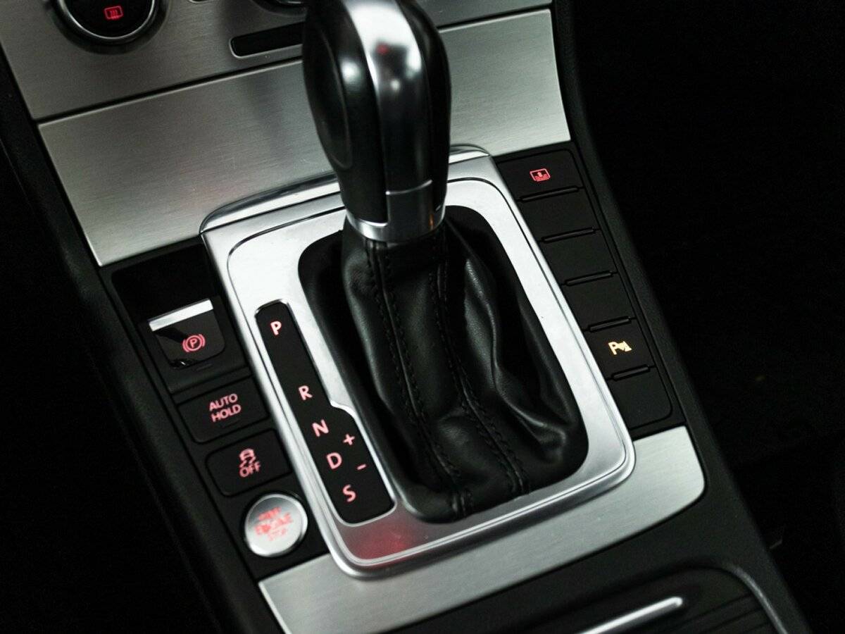 Купить Volkswagen Passat с пробегом. Фото: #16