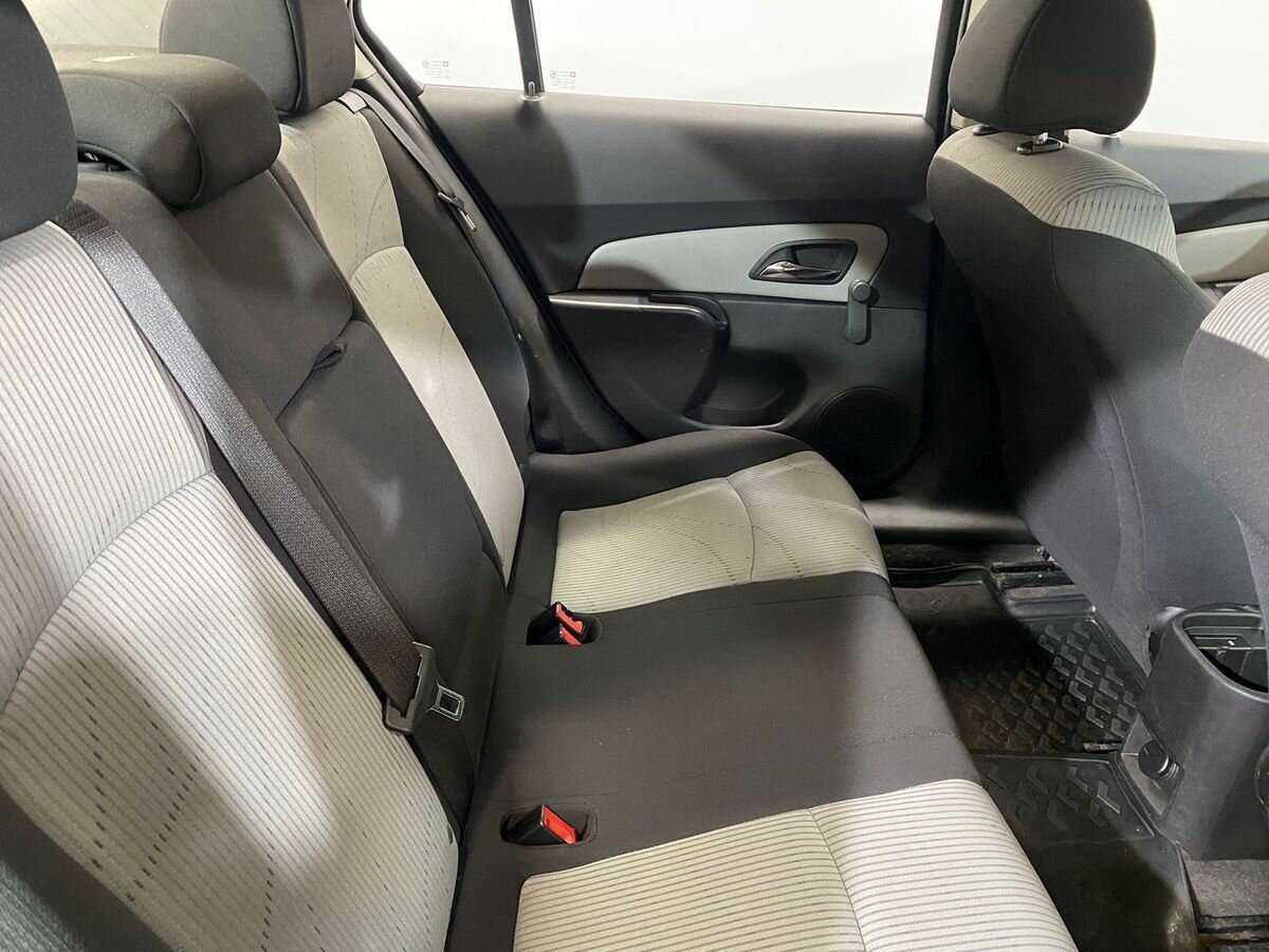 Купить Chevrolet Cruze с пробегом. Фото: #10