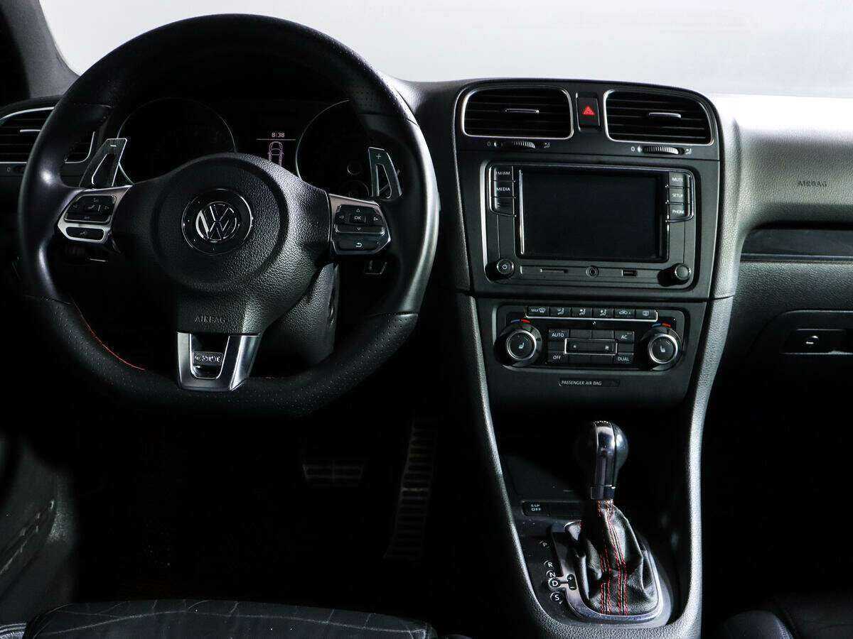 Купить Volkswagen Golf GTI с пробегом. Фото: #8