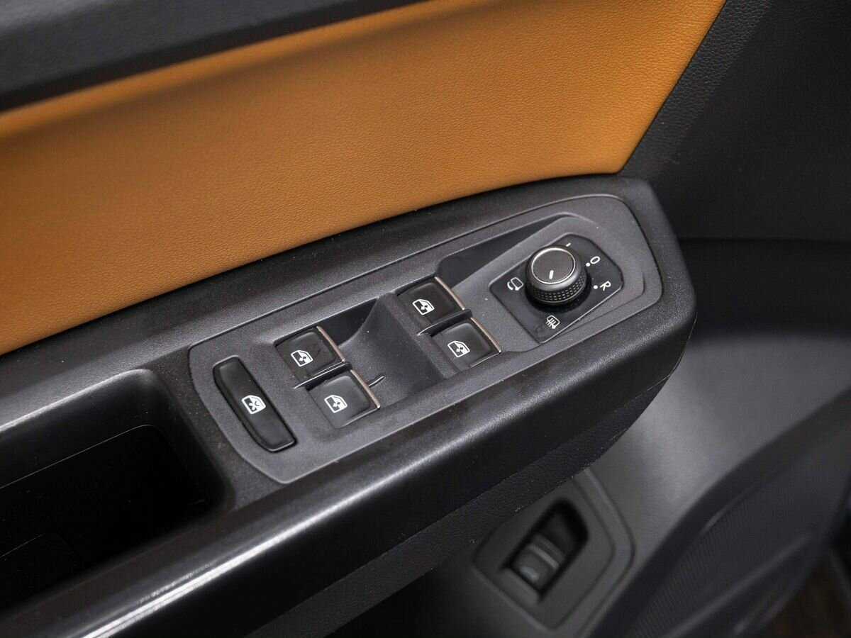 Купить Volkswagen Teramont с пробегом. Фото: #16
