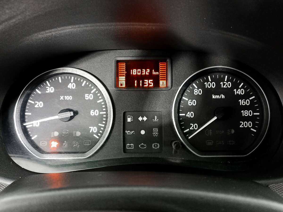 Купить Renault Logan с пробегом. Фото: #10