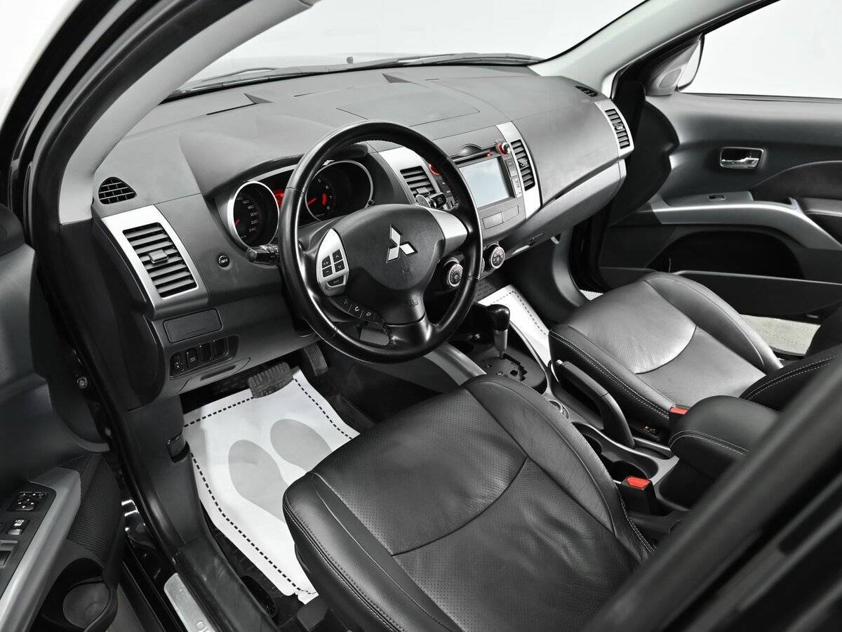 Купить Mitsubishi Outlander с пробегом. Фото: #7