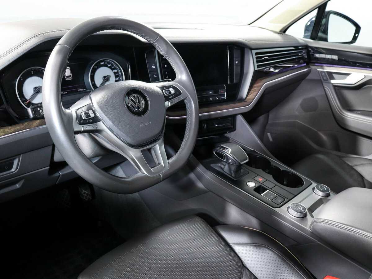 Купить Volkswagen Touareg с пробегом. Фото: #10