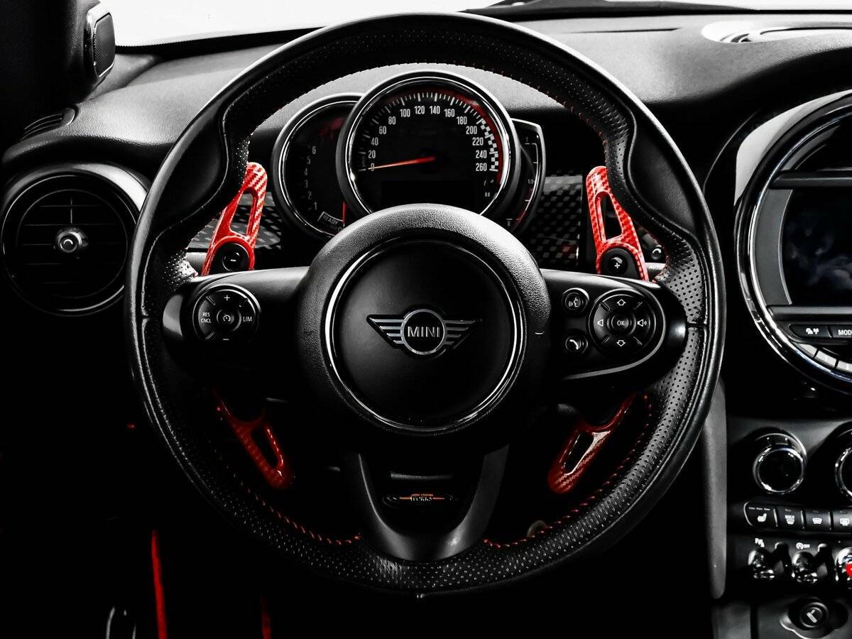 Купить Mini Hatch с пробегом. Фото: #11