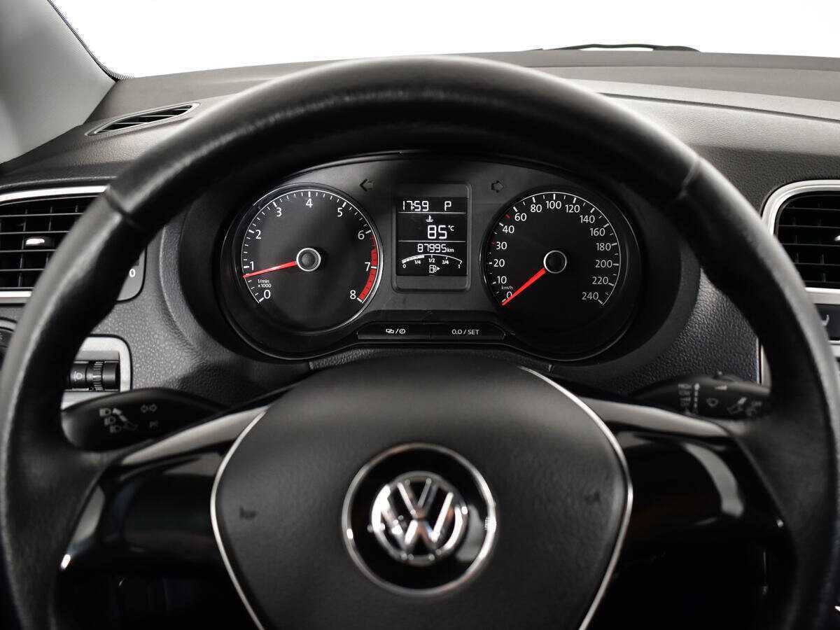 Купить Volkswagen Polo с пробегом. Фото: #10