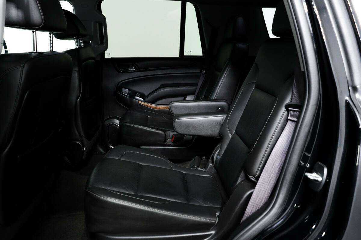 Купить Chevrolet Tahoe с пробегом. Фото: #10