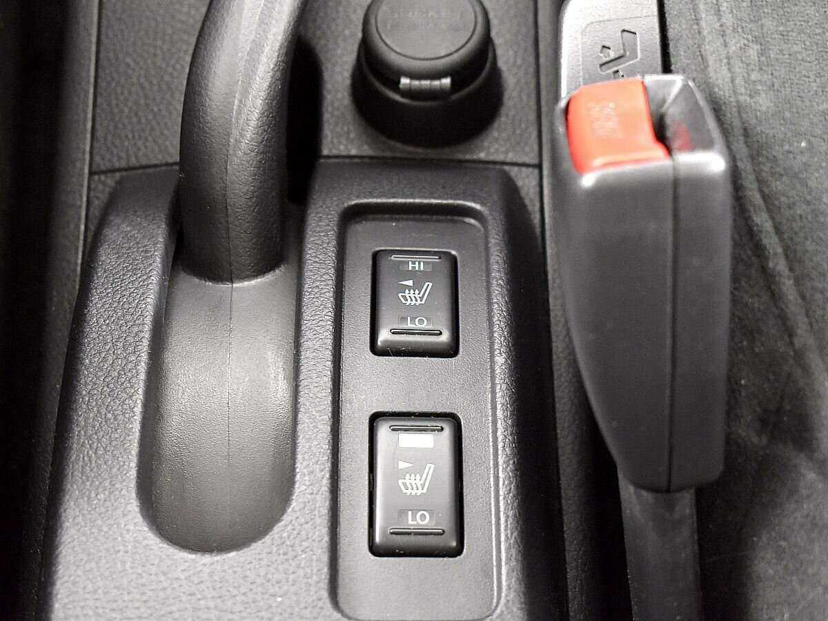 Купить Nissan Tiida с пробегом. Фото: #14