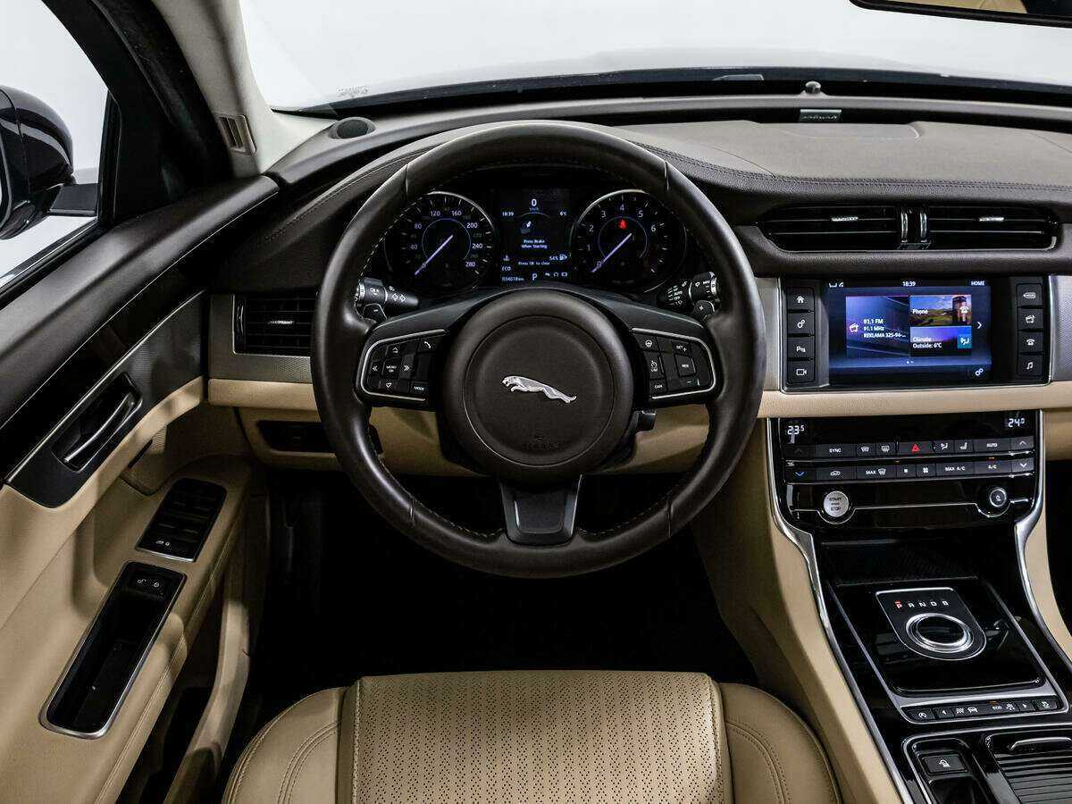 Купить Jaguar XF с пробегом. Фото: #14