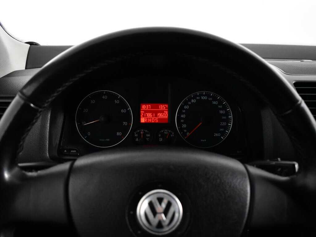 Купить Volkswagen Jetta с пробегом. Фото: #10