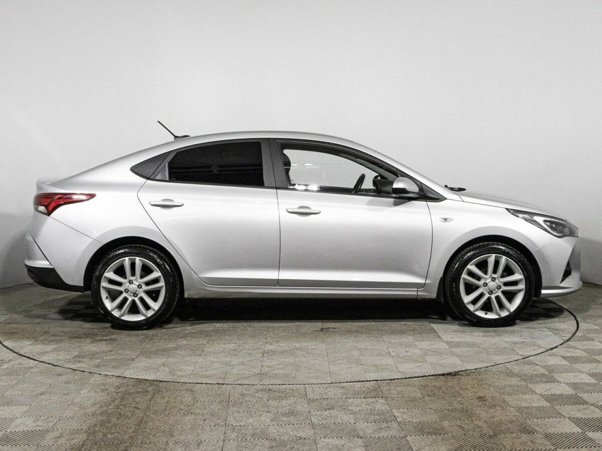 Купить Hyundai Solaris с пробегом. Фото: #3