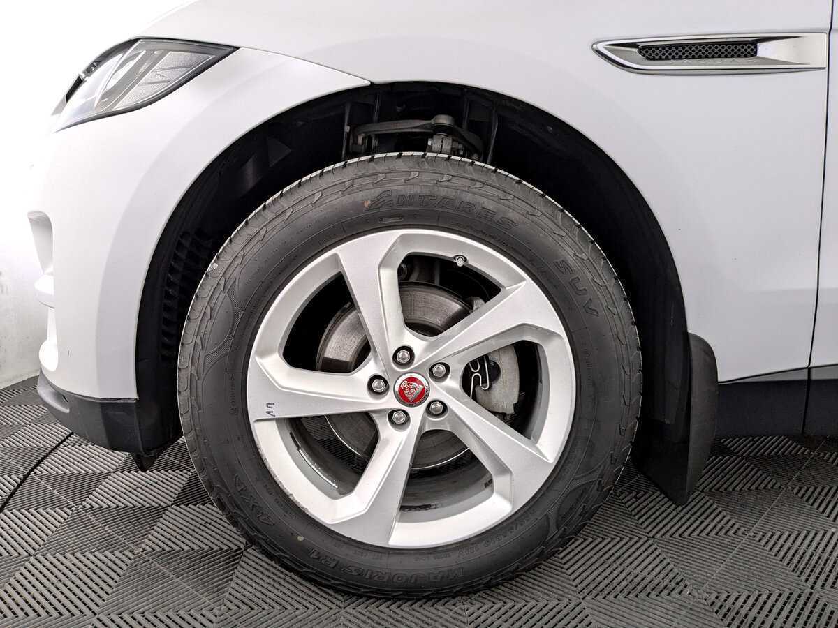 Купить Jaguar F-Pace с пробегом. Фото: #17