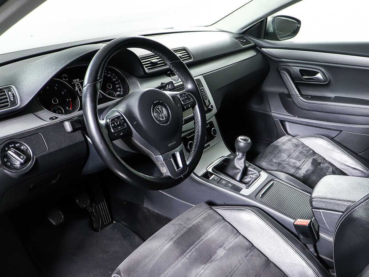 Купить Volkswagen Passat CC с пробегом. Фото: #12