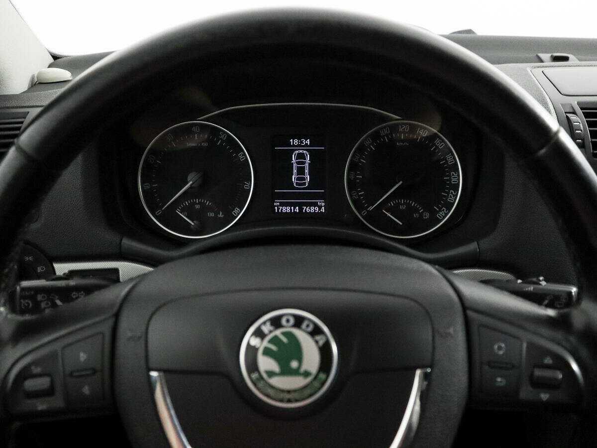 Купить Skoda Octavia с пробегом. Фото: #12