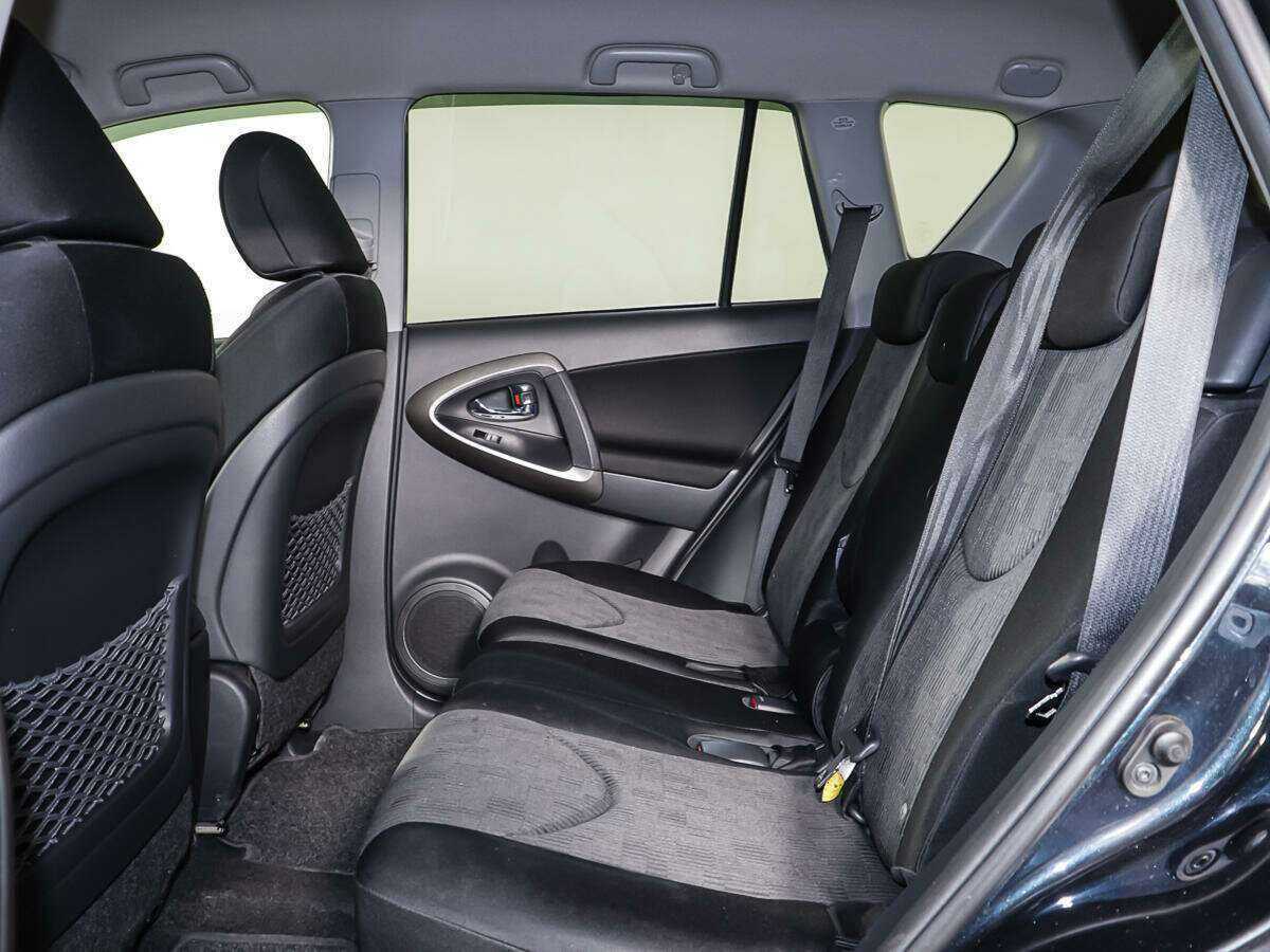 Купить Toyota RAV4 с пробегом. Фото: #9