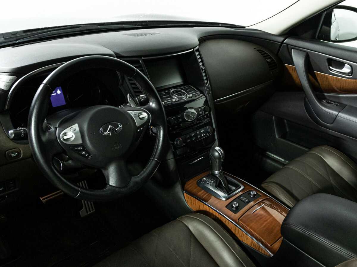Купить Infiniti QX70 с пробегом. Фото: #10