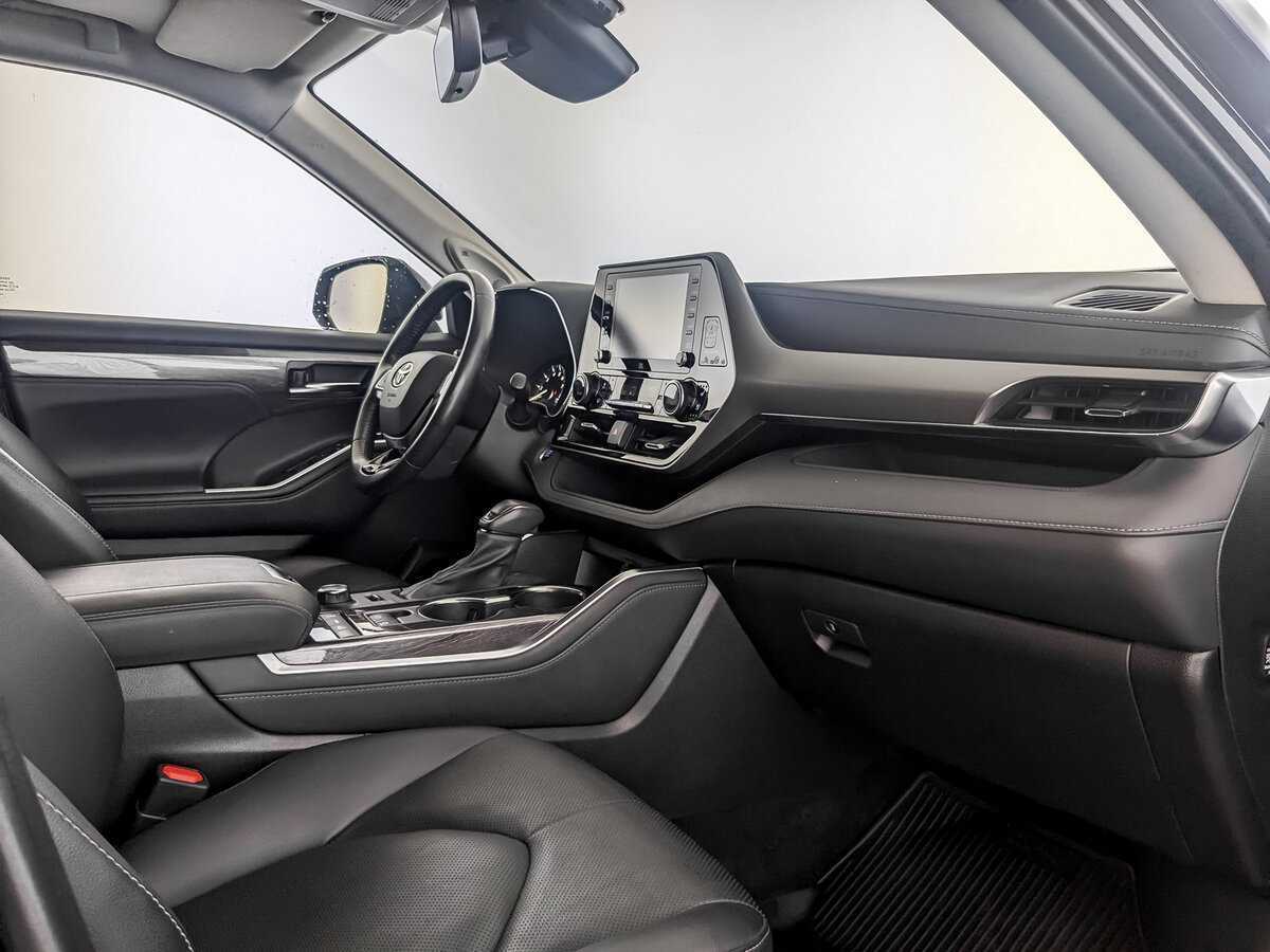 Купить Toyota Highlander с пробегом. Фото: #10