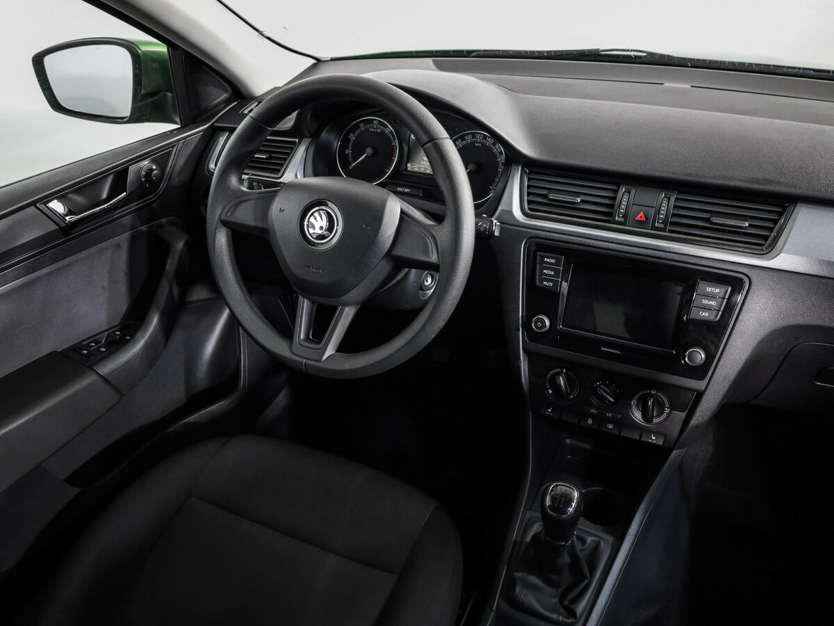 Купить Skoda Rapid с пробегом. Фото: #6