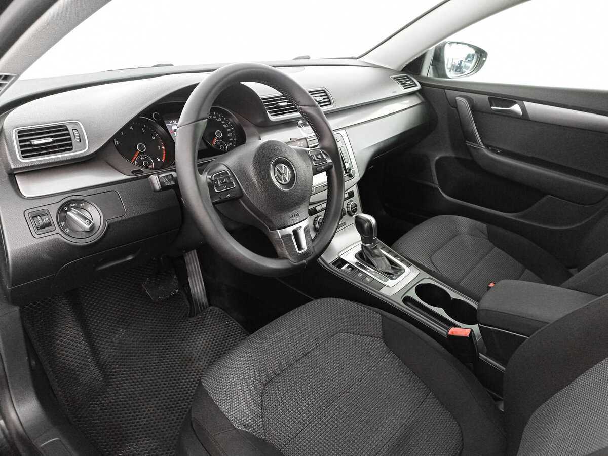 Купить Volkswagen Passat с пробегом. Фото: #13