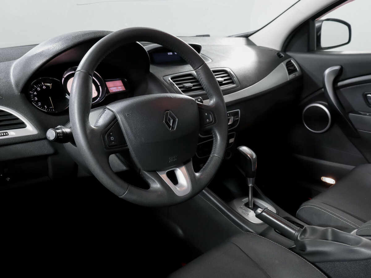 Купить Renault Megane с пробегом. Фото: #11