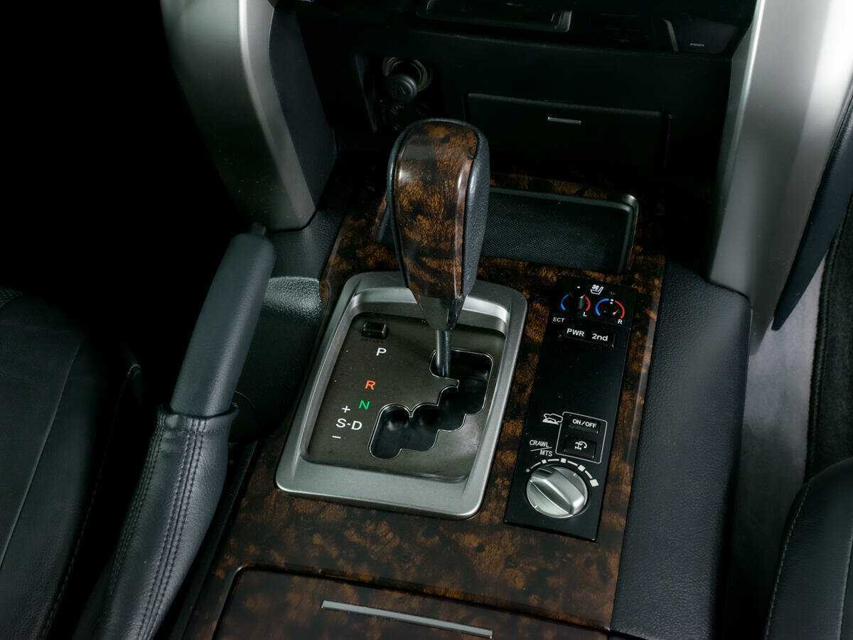 Купить Toyota Land Cruiser с пробегом. Фото: #19