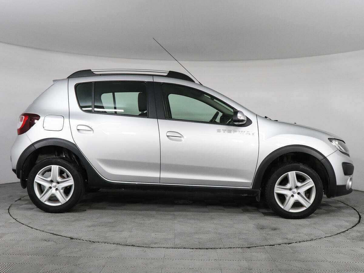 Купить Renault Sandero с пробегом. Фото: #3