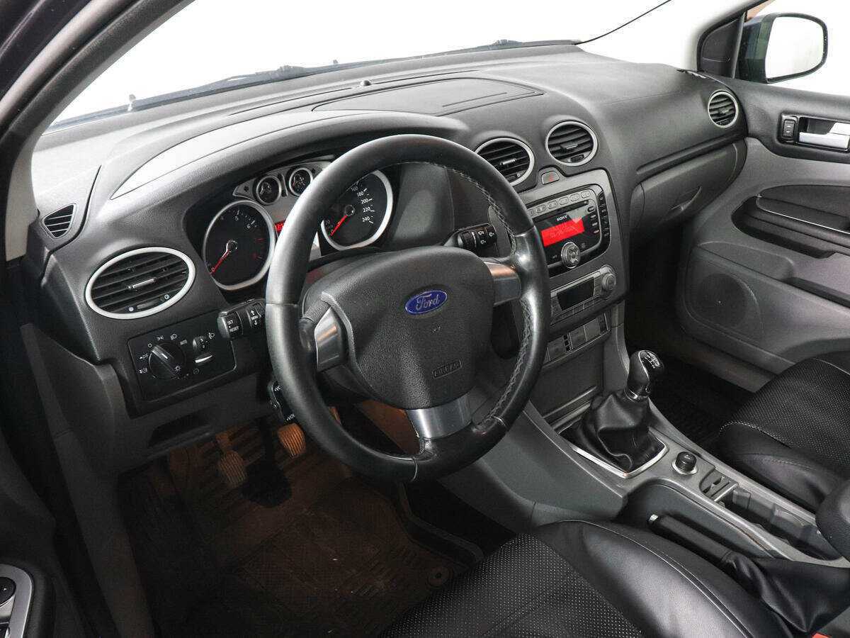 Купить Ford Focus с пробегом. Фото: #4