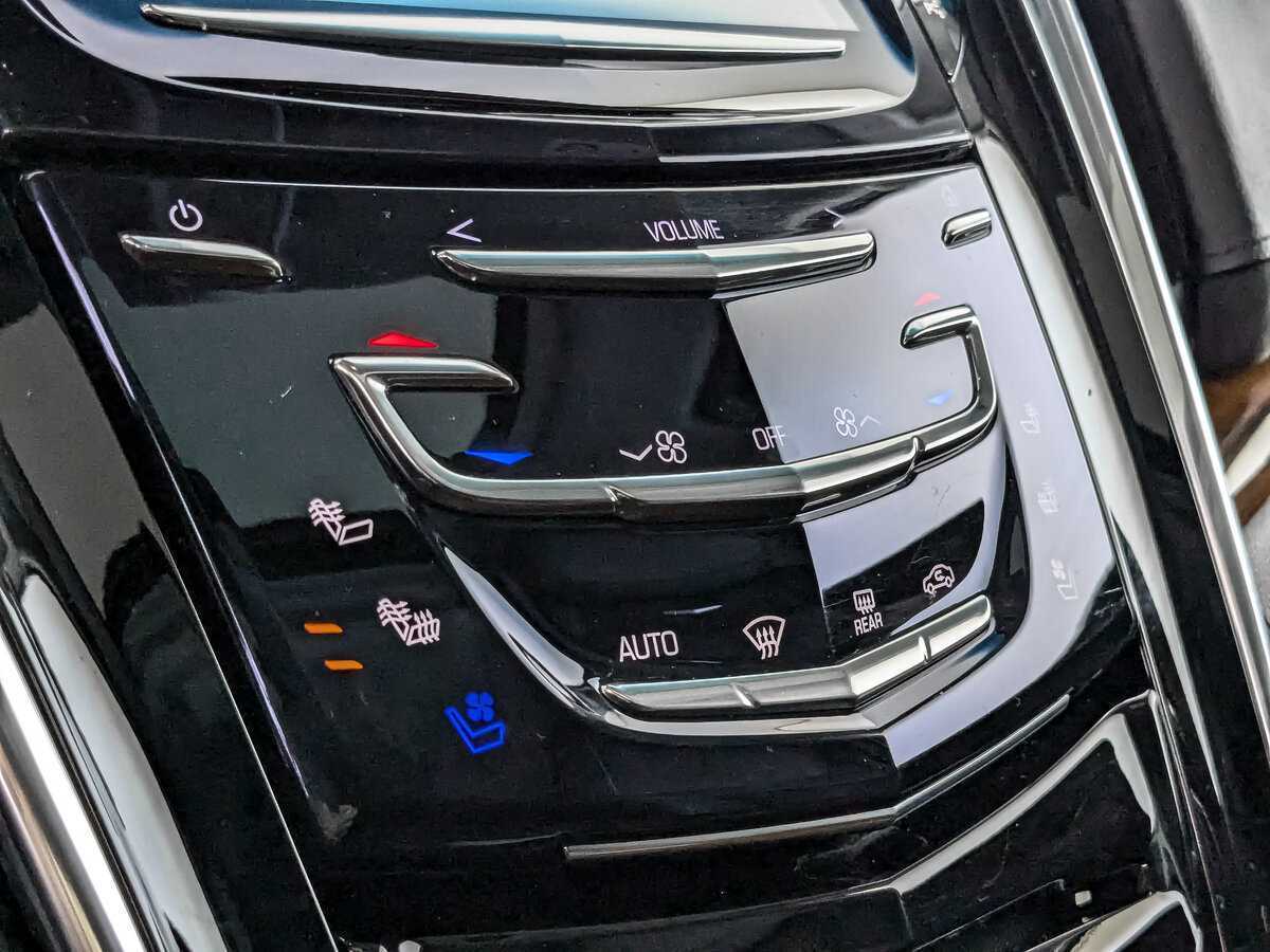 Купить Cadillac Escalade с пробегом. Фото: #16