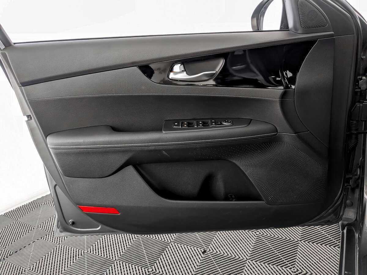 Купить Kia Cerato с пробегом. Фото: #14