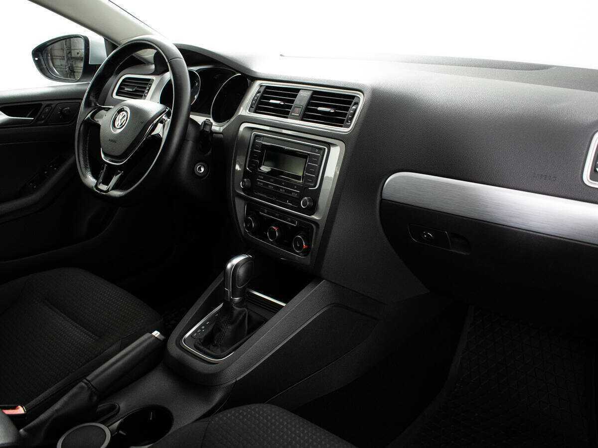 Купить Volkswagen Jetta с пробегом. Фото: #8