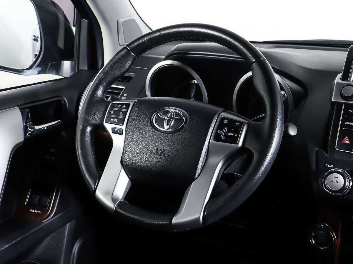 Купить Toyota Land Cruiser Prado с пробегом. Фото: #13