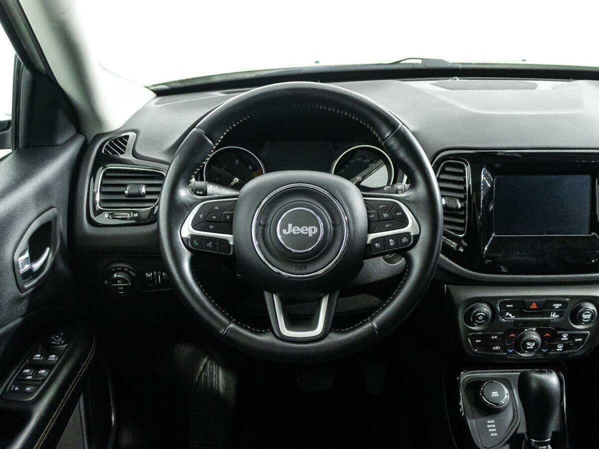 Купить Jeep Compass с пробегом. Фото: #17