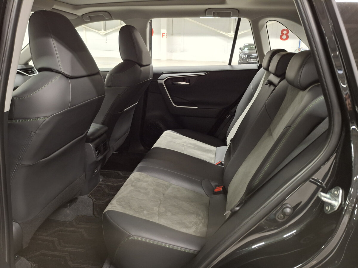 Купить Toyota RAV4 с пробегом. Фото: #11
