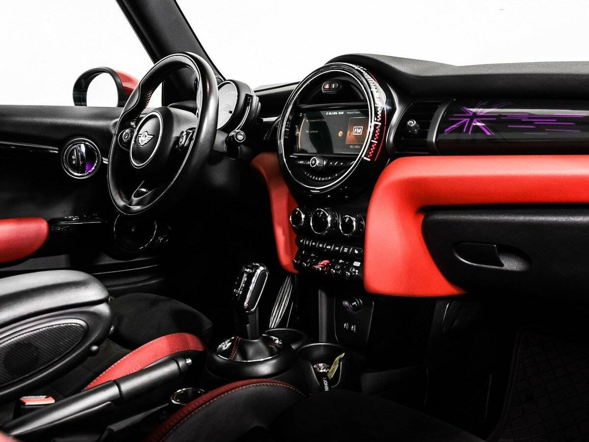 Купить Mini Hatch с пробегом. Фото: #8