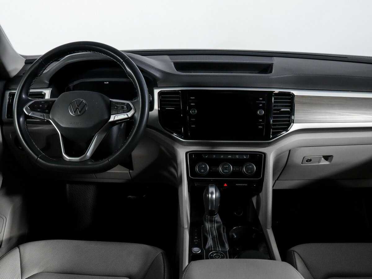 Купить Volkswagen Teramont с пробегом. Фото: #11