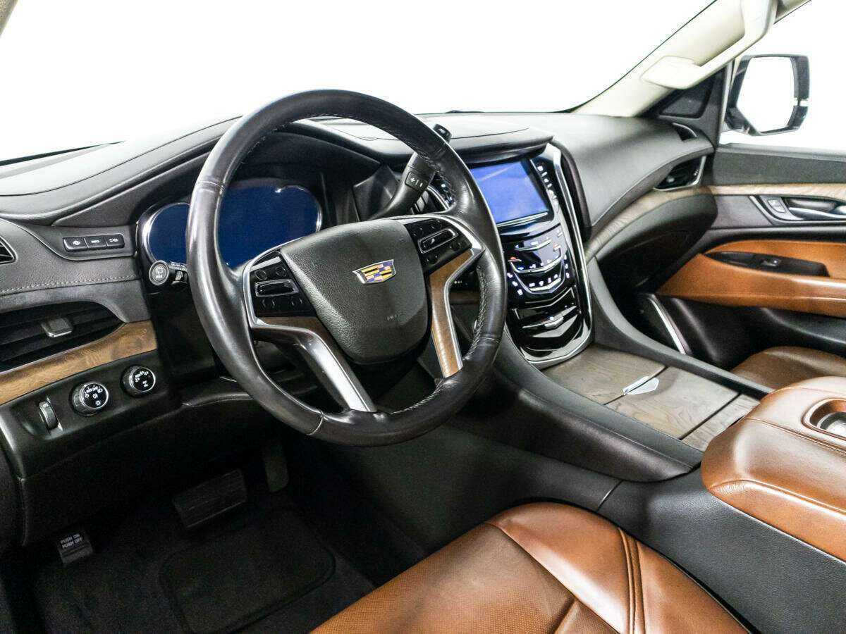 Купить Cadillac Escalade с пробегом. Фото: #10
