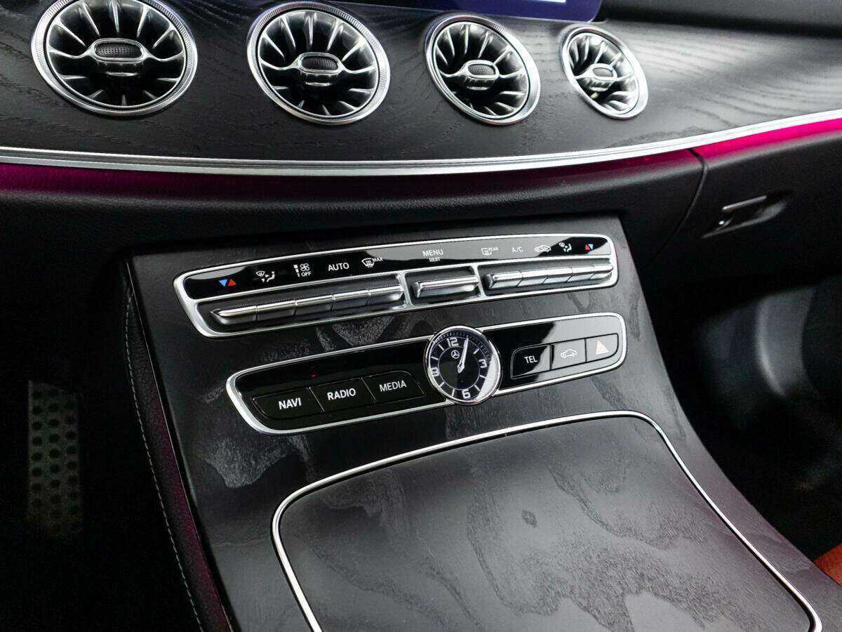 Купить Mercedes-Benz E-Класс с пробегом. Фото: #15