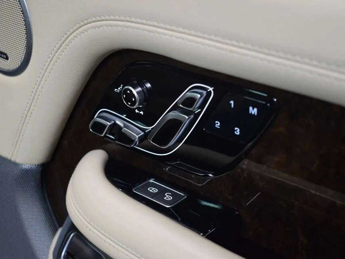 Купить Land Rover Range Rover с пробегом. Фото: #26
