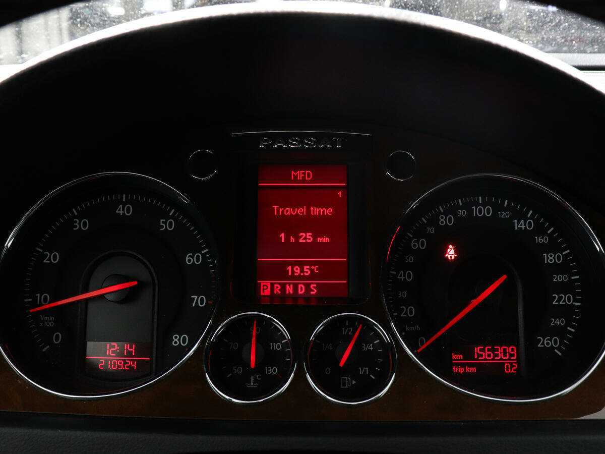 Купить Volkswagen Passat с пробегом. Фото: #8