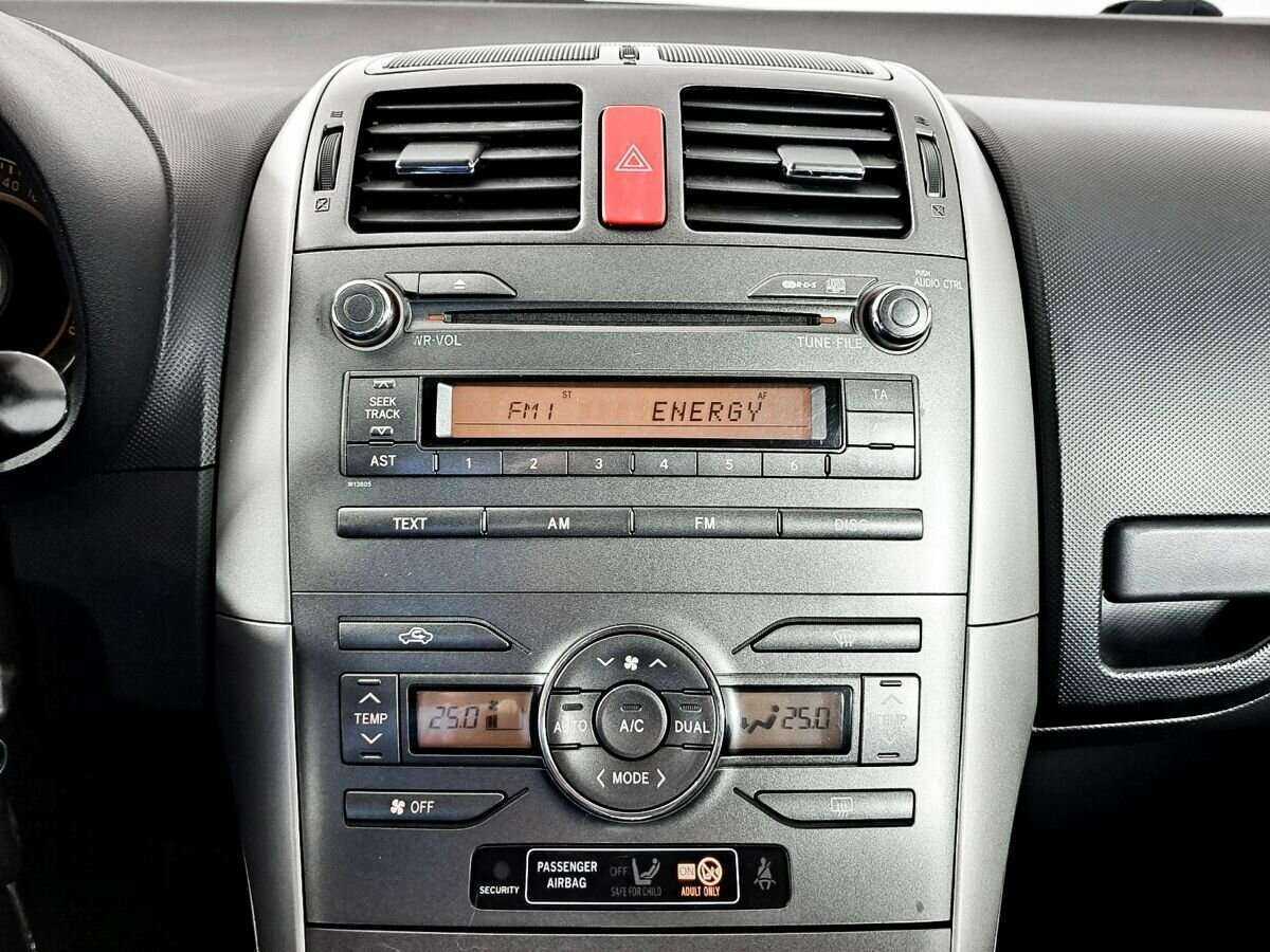 Купить Toyota Auris с пробегом. Фото: #12