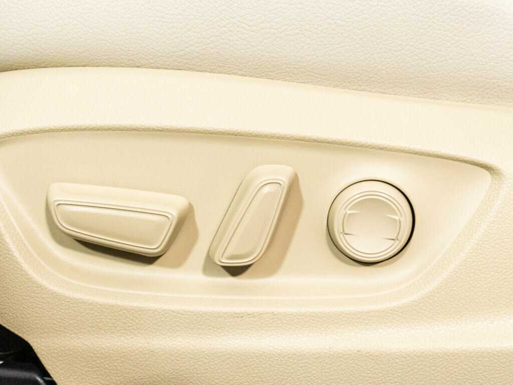 Купить Toyota Camry с пробегом. Фото: #20