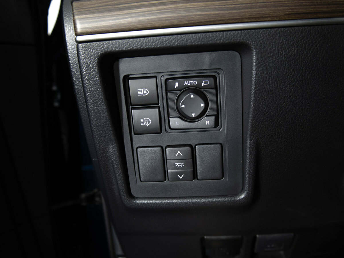Купить Toyota Land Cruiser Prado с пробегом. Фото: #14
